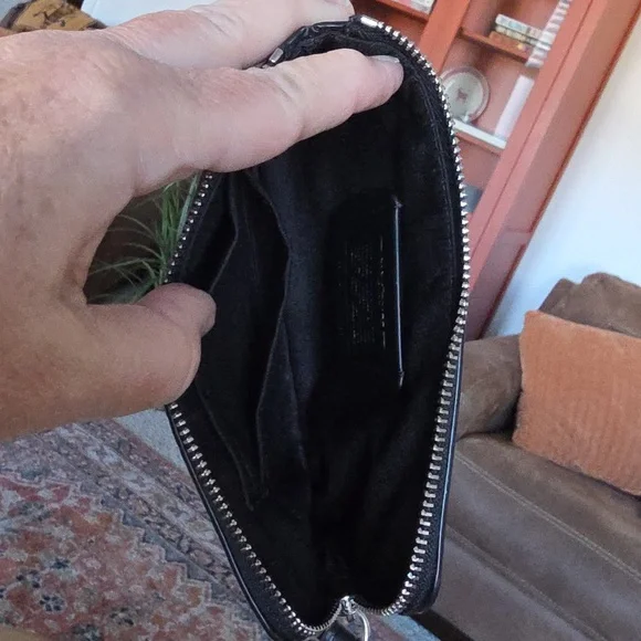 NWOT Coach Black Cat & Moon Signature Corner Zip Wristlet/Wallet π€πββ¬οΈπππβ€οΈ - Picture 8 of 13